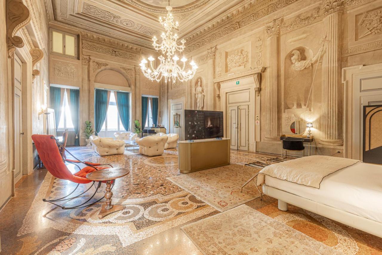 Corte Realdi - Palazzo Camozzini Verona Bagian luar foto